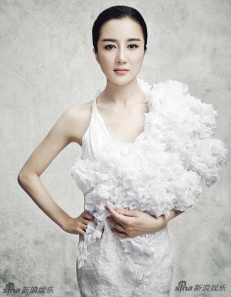 2014年10月,有网友爆料称,当年9月底,演员李依晓在印小天生日聚会上