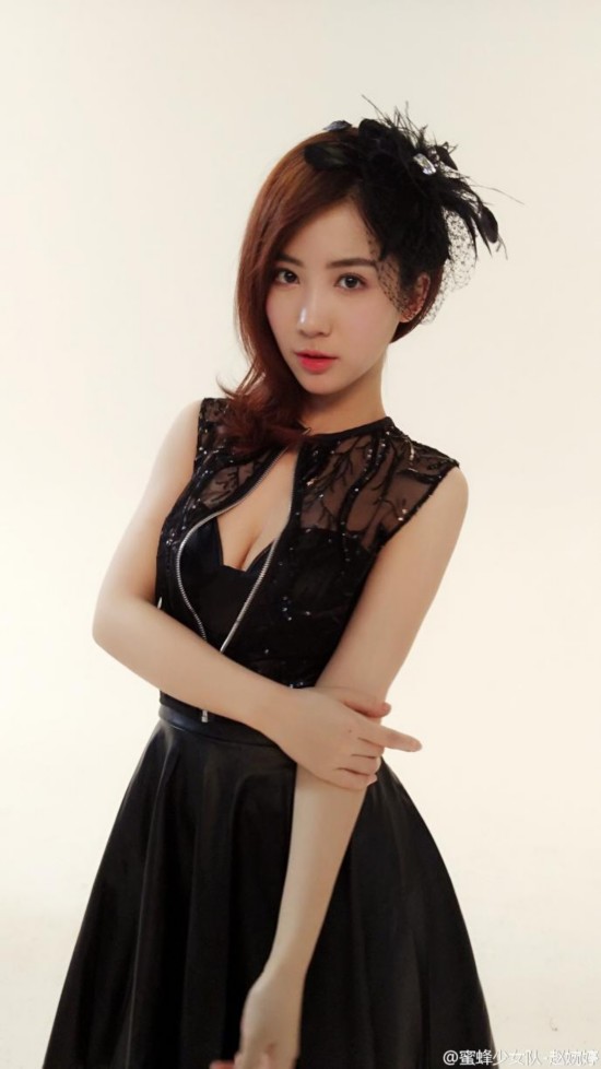 蜜蜂少女队赵婉婷因伤退赛这个92年的妹子私照这么美!