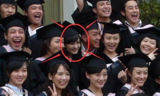 原来袁姗姗和杨幂同班同学啊,大家有没有找到.