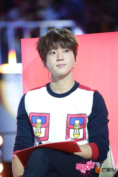 时隔一周重返超级女声 铁打的黄致列满载而归