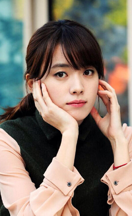 《w》女主角韩孝周扎起马尾也非常好看.返回烟台大众网首页>>