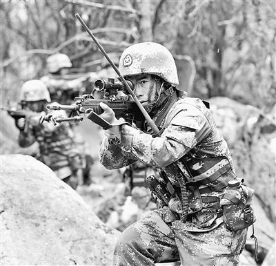 电脑重装了xp系统,能开机但是黑屏,什么都没有