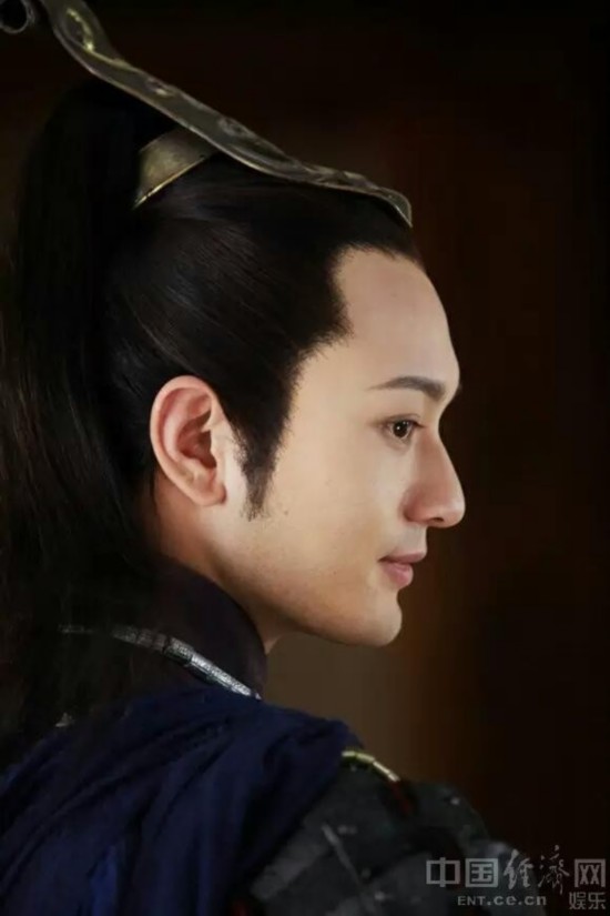 11.黄晓明返回烟台大众网首页>>