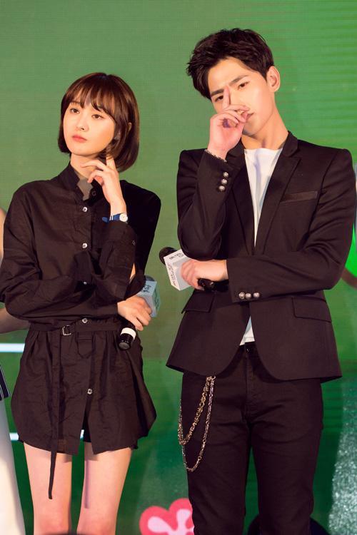 都是饰演贝微微,郑爽和baby是这样评价对方的