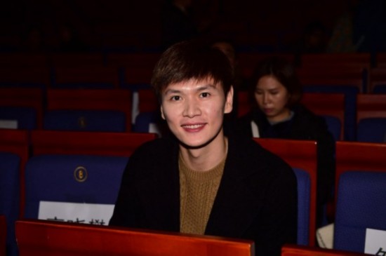 演员大力送上祝福演员大力饰演校长王堃饰演铜匠媳妇斯琴高娃赞