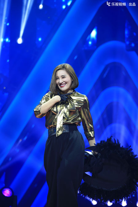 新生代歌手庄心妍唱腔独特黄国伦连连夸赞