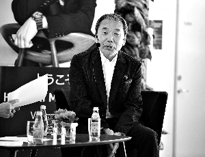 村上春树获安徒生文学奖 白烨:这算是小小的补偿--文化--人民网