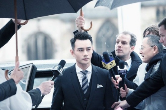 《放弃我抓紧我》开播 陈乔恩坐拥王凯乔任梁两大后宫霸气开撩