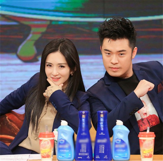 网上真钱打牌:《拜托了衣橱》上演维密秀 陈赫腿长竟比不过奚梦瑶靴子