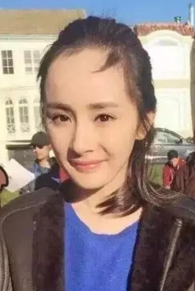 杨幂高情商回应发际线后移要"秃顶":珍惜有头发的我