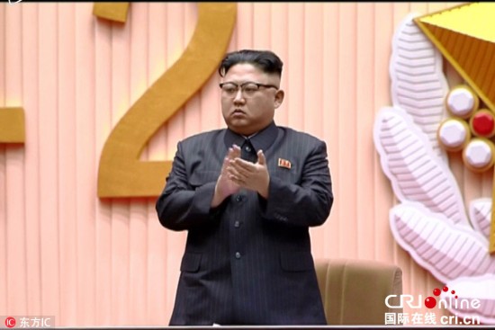 金正恩出席纪念金正日诞辰中央报告大会组图2