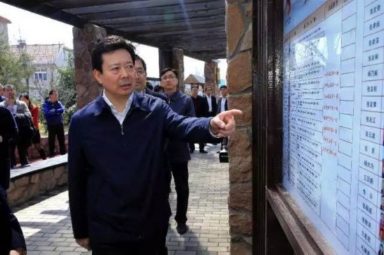 3月15日,山东省委常委,青岛市委书记李群来到即墨经济开发区的张家