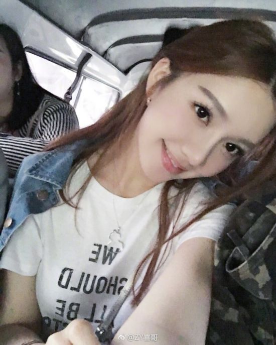 淘宝的名字就叫陈冬儿,年龄改小了,身高也不停变动.