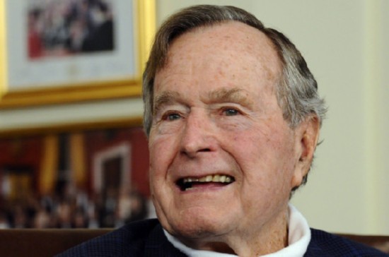 美国前总统老布什因肺炎复发入院就医目前状况稳定