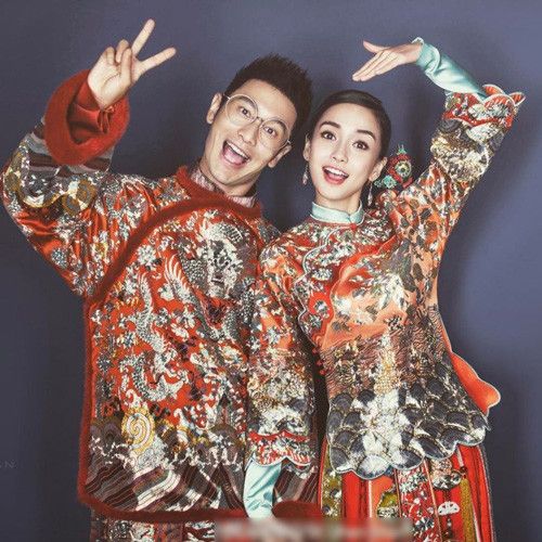 黄晓明baby中式婚纱照曝光 教主卖萌亲吻娇妻
