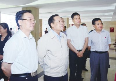 全国政协副主席,农工党中央常务副主席刘晓峰一行莅临广安市,先后深入
