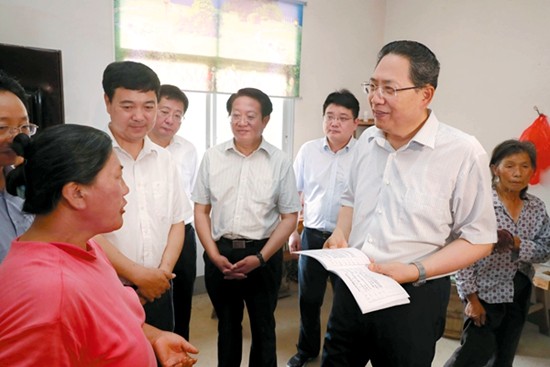 江淮传真 省内要闻 7月5日,省委书记李锦斌深入安庆市岳西县田头乡