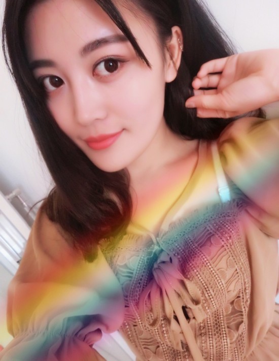 工商学院校花晒照惊艳网友 梦想成为中学教师