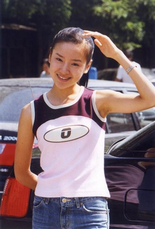 董洁8岁儿子神似易烊千玺 盘点董洁早期旧照 清纯貌美秒杀网红脸