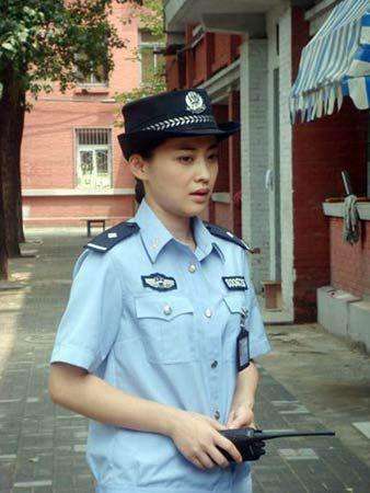 女警朋友圈走红 范冰冰baby 女星警服造型pk