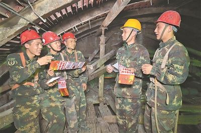 军营处处涌热潮真理字字入兵心全军部队兴起学习贯彻党的十九大精神