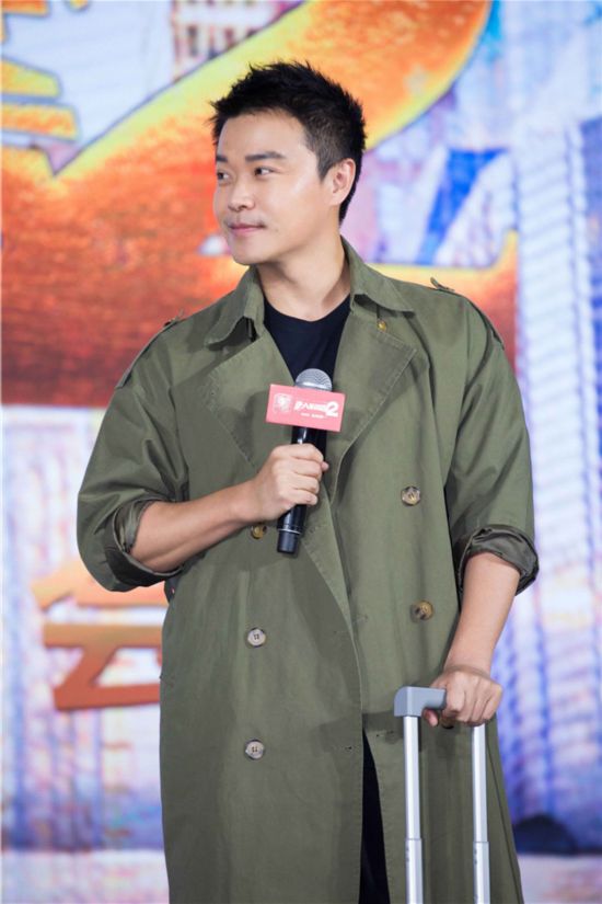 电影《唐人街探案2》在京举办发布会,导演陈思诚携主演王宝强,刘昊然