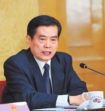 坦诚相见谈发展直面问题话民生