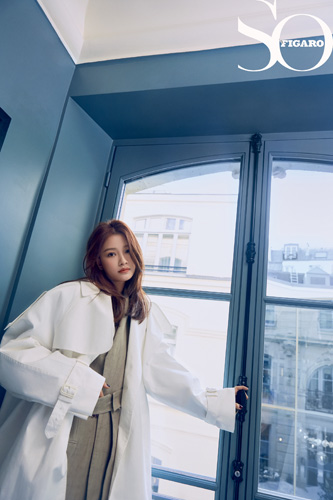 孙怡登杂志封面 浪漫柔软的24岁人生