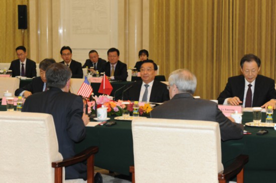 王晨主持全国人大与美国国会议员代表团会谈--中国人大新闻--人民网