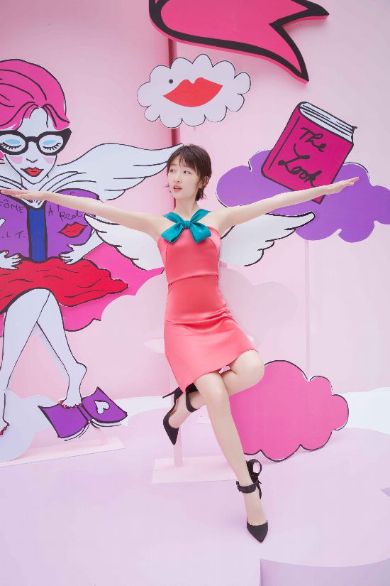 周冬雨仙女帅气无缝切换可盐可甜太吸睛