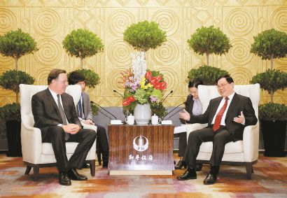 李强会见巴拿马总统巴雷拉一行