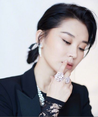 许晴最新活动无修近照曝光,虽年过半百,但好身材却犹在!