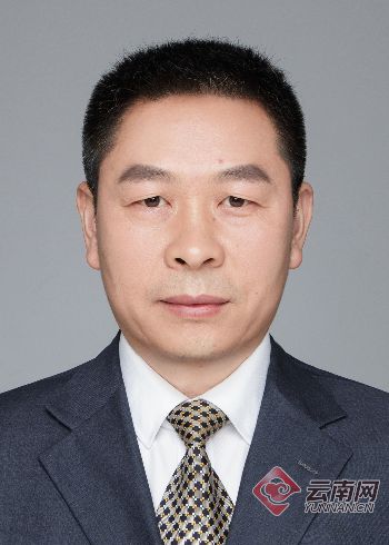 茶忠旺,男,彝族,1965年7月生,中央党校研究生学历,中共党员,1984年7月