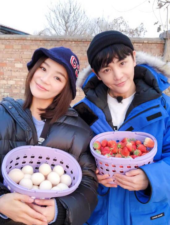 袁姗姗跨年与孙坚看烟花 友情令人倾羡