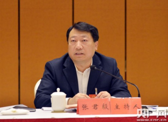 1月15日,参加省十三届人大二次会议的省人大代表,安庆市委常委,常务副