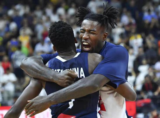 用这5个大大的拥抱,定格属于篮球世界杯的夏天