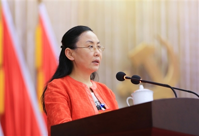 县委工作报告 王琼龙主持大会     大会开幕     刚送别不平凡的2019