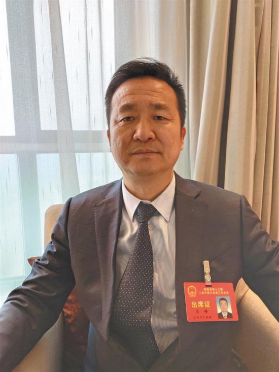 齐峰代表支持行业协会和龙头企业发展