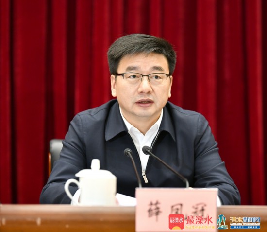 江苏频道 政治  薛凤冠说,在全党开展"不忘初心,牢记使命"主题教育,是