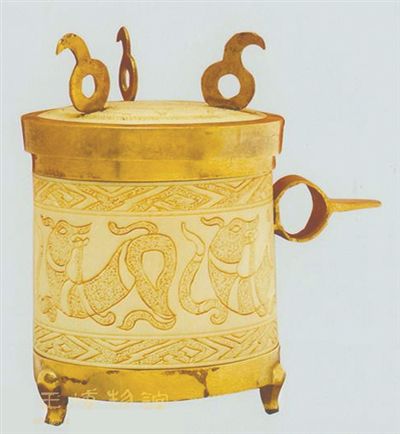 文化      广州艺术博物院中收藏的朱耷,石涛合作的《兰竹石图轴》