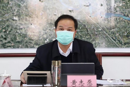 百色市人大常委会党组成员,平果县委书记黄志愿讲话