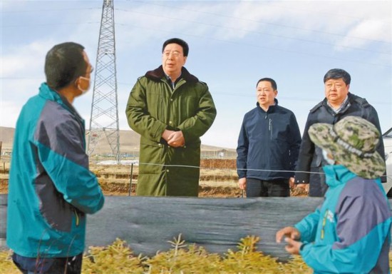 自治区扶贫开发工作领导小组组长吴英杰深入那曲市班戈县,色尼区等地