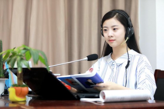 四川内江资中:纪检干部变身主播老师 开网课