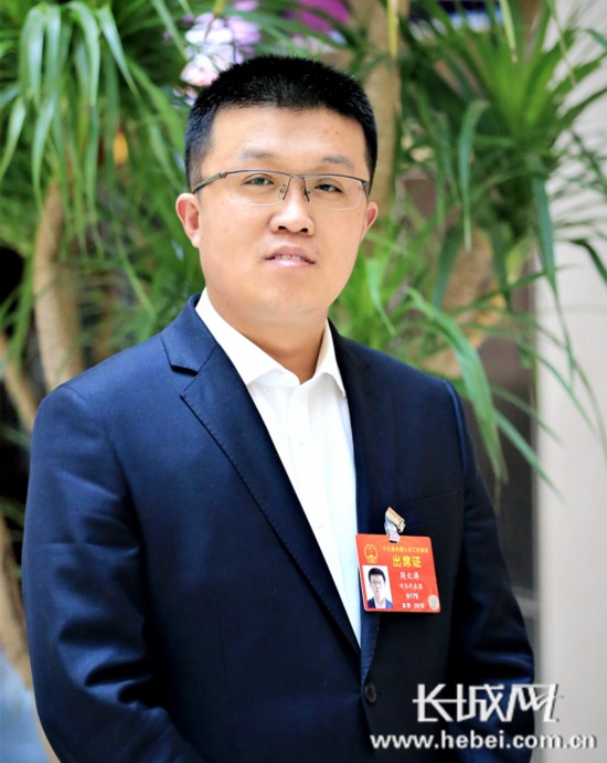 【两会新观察】抓机遇开新局 新经济业态燃起燎原之势