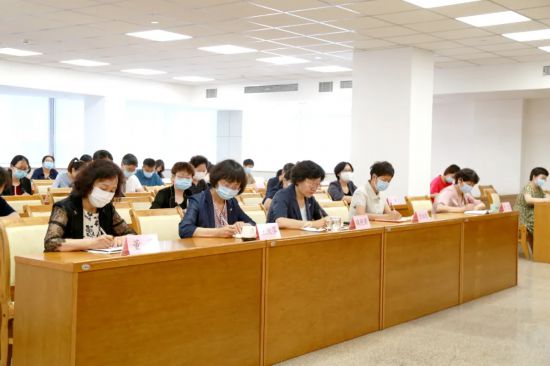 山东省妇联党组书记,主席孙丰华为党员干部讲党课