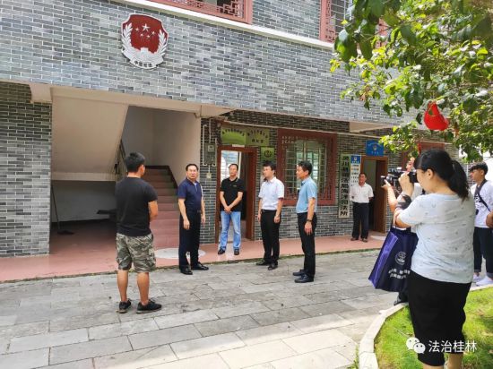 法治桂林 法治要闻   7月14日,桂林市委常委,政法委书记赵志军在灵川