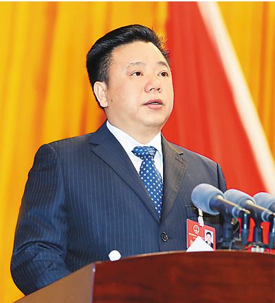 全国人大代表,广西贺州市市长 林冠攻克深度"贫困堡垒"全国人大代表