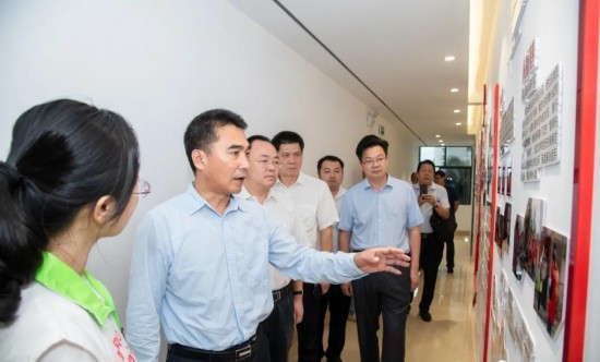 北海市委书记王乃学到海城区督导检查创建全国文明城市工作