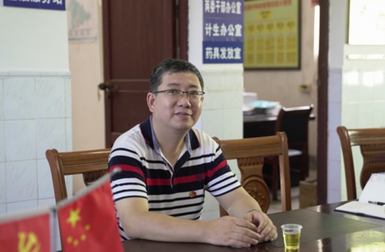 深圳市盐田区驻河源市东源县船塘镇老围村第一书记邹铭.