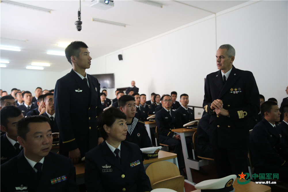 海军戚继光舰结束对意大利访问前往斯里兰卡9